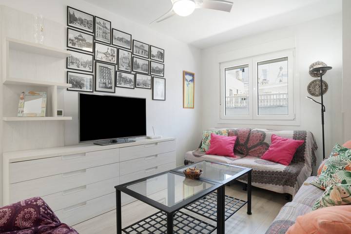 Entire apartment, Apartment 'Carril De La Fuente' with Private Terrace and Balcony in Playa de los Bateles (Conil de la Frontera), Conil de la Frontera