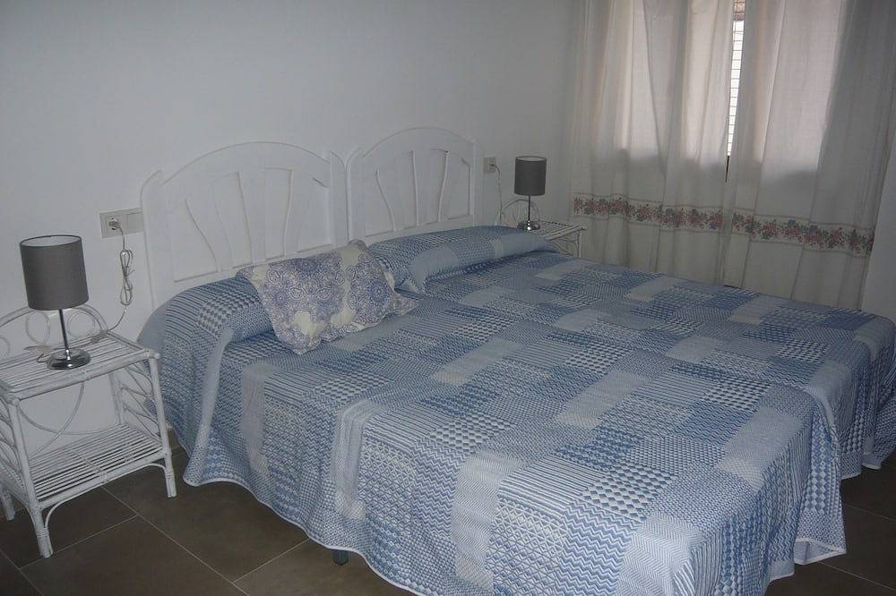 Chalet Ii in Lo Pagan, Mar Menor with terrace, garden and wifi in San Pedro del Pinatar, Costa Cálida