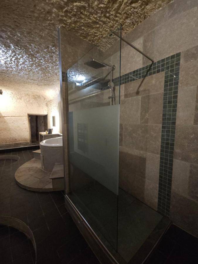 Gîte pour 4 personnes, avec terrasse à Saint-Étienne-de-Chigny - 2