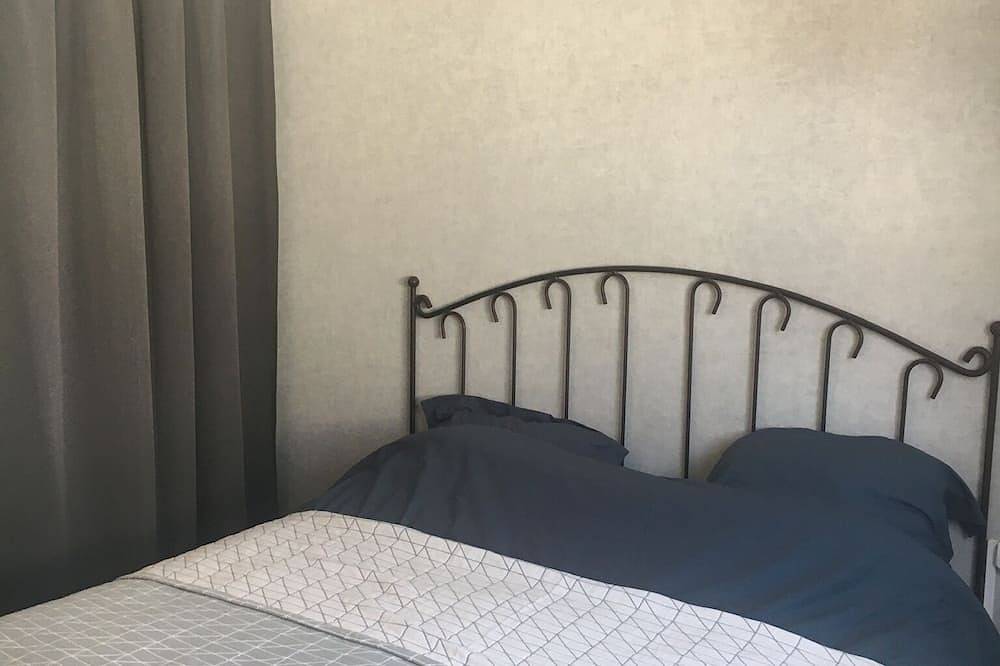 Maison Bord de Mer, 4 Personnes, Plage à Pied 450 m et Village à 700m in Saint-Georges-de-Didonne, Côte de Beauté