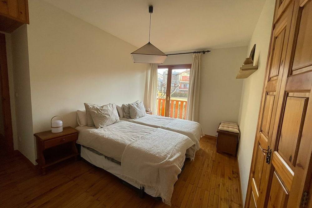 Entire apartment, La Cabaña de Llívia in Llívia, Parc naturel régional des Pyrénées catalanes