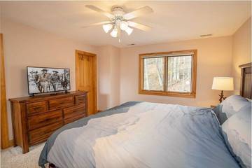 Log Cabin for 13 Guests in Blue Ridge Parkway, Sugar Mountain, Picture 2