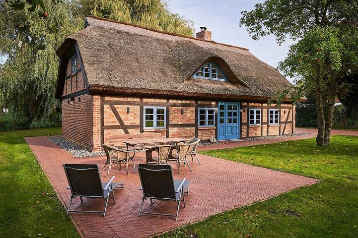 Ferienhaus für 8 Personen, mit Terrasse und Garten sowie Sauna