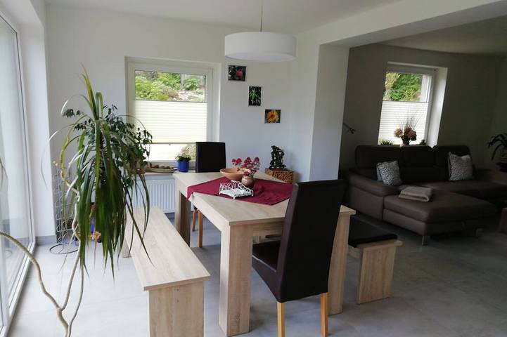 Ferienwohnung für 3 Personen, mit Garten und Terrasse, mit Haustier in Leizen