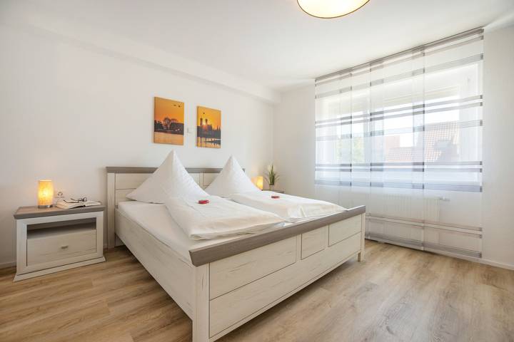 Ganze Wohnung, Ferienwohnung 'Bodensee' mit Balkon, Gartenblick und Wi-Fi in Friedrichshafen, Region Bodensee-Oberschwaben