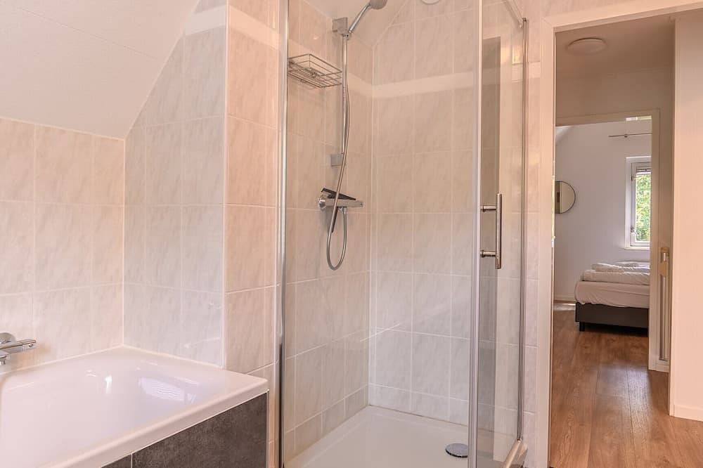 Comfortable bungalow for 4 persons in Diessen, Nordbrabant