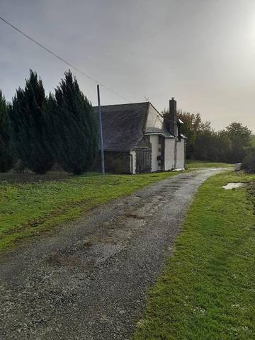 Location de vacances pour 5 personnes, avec vue sur le lac ainsi que vue et jardin à La Selle-Craonnaise