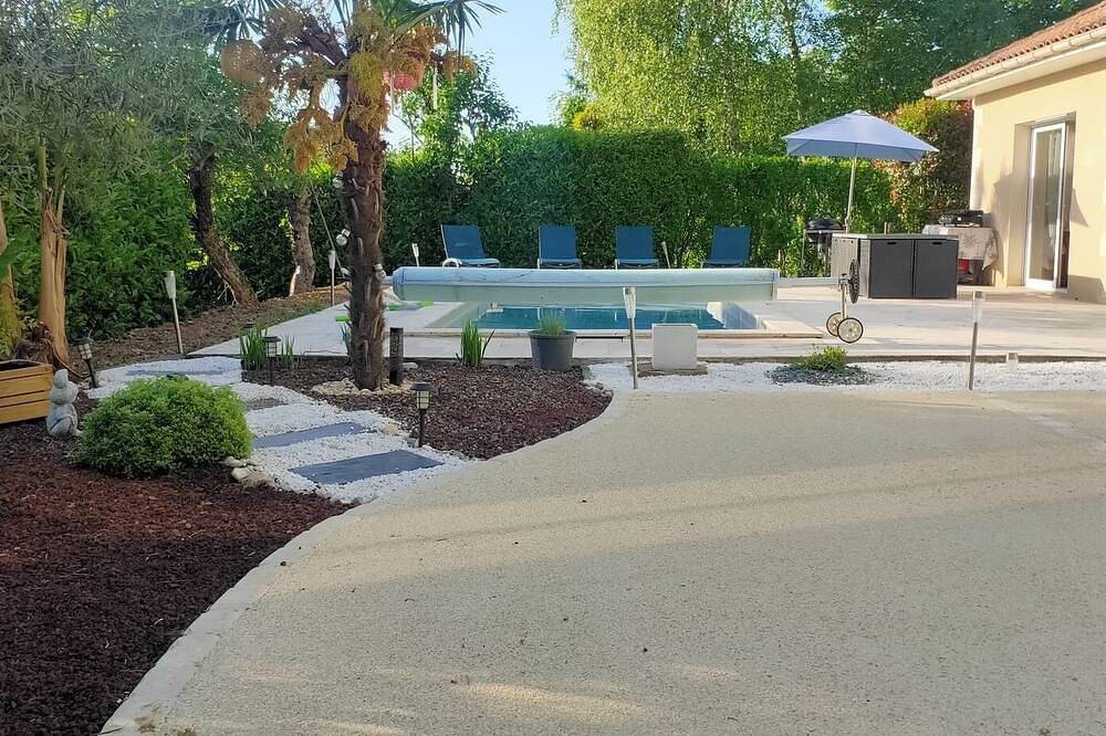 Maison avec piscine et spa pour des vacances ressourçantes dans le Périgord in Notre-Dame-de-Sanilhac, Périgord Blanc