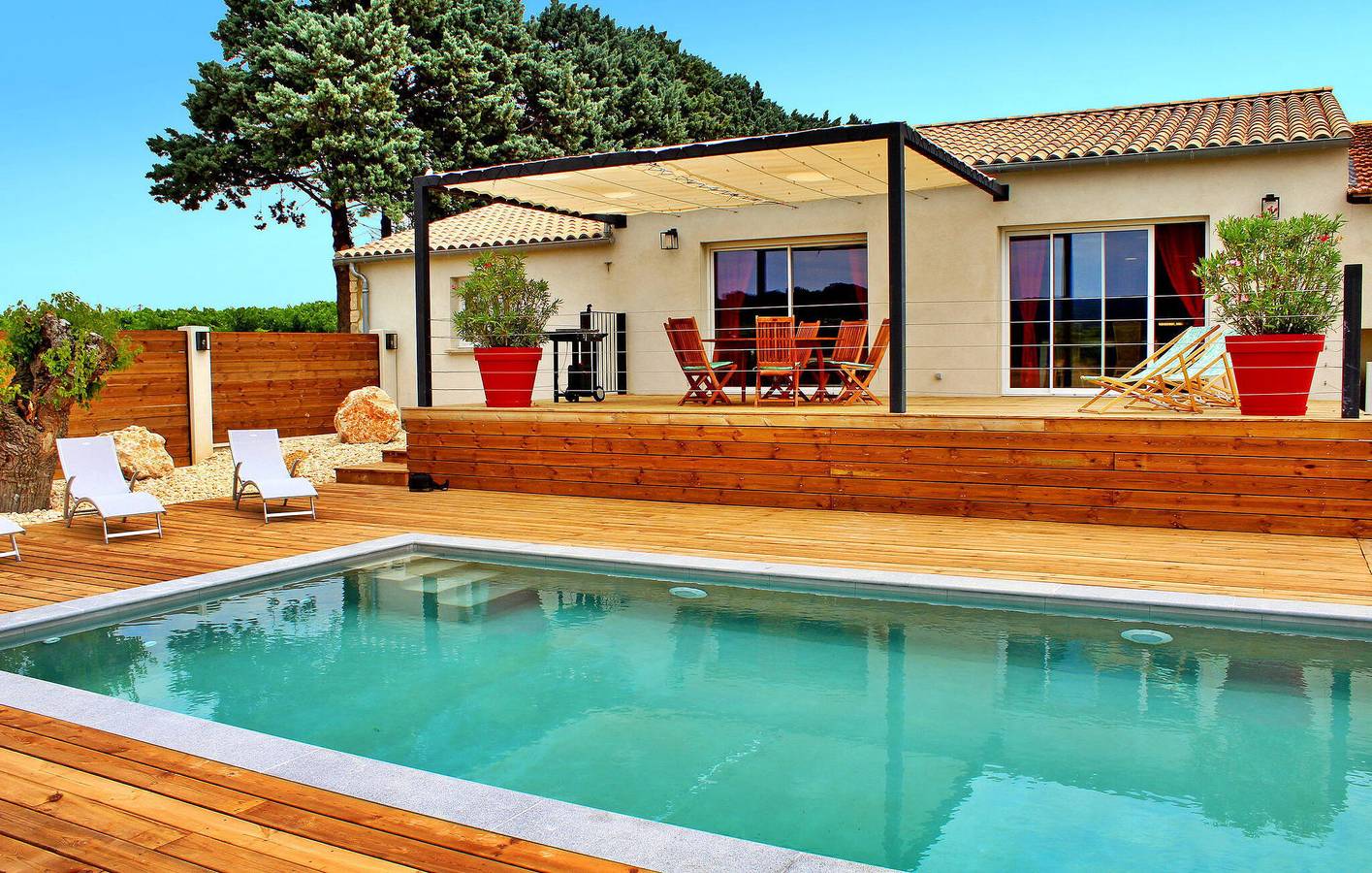 Luxury Apartment with Pool, Parking & Internet in Bessas, Ardèche