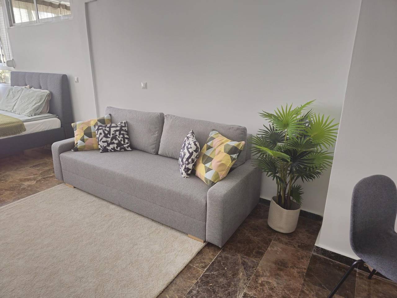 Entire vacation apartment, Tao City Center Apartment near Nogalera and train station in Torremolinos Centre, Torremolinos