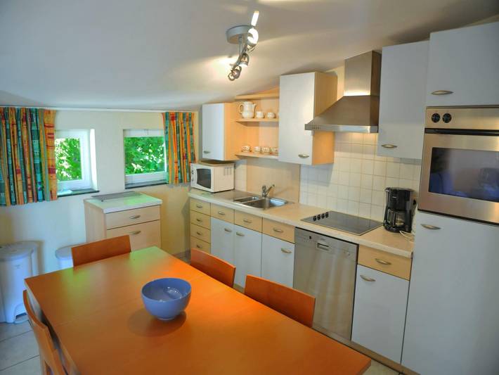 Location de vacances pour 6 personnes, avec terrasse ainsi que jardin et jacuzzi, animaux acceptés à Somme-Leuze - 4