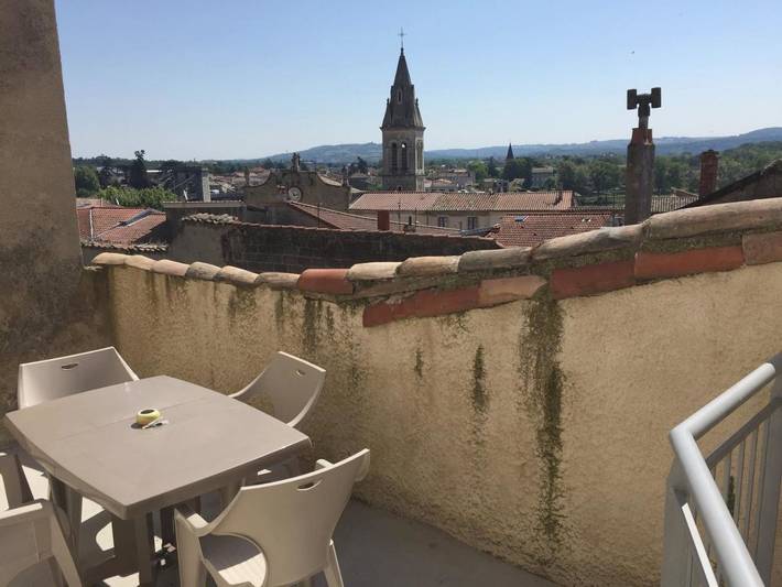 Location de vacances pour 10 personnes, avec terrasse et vue à Andance