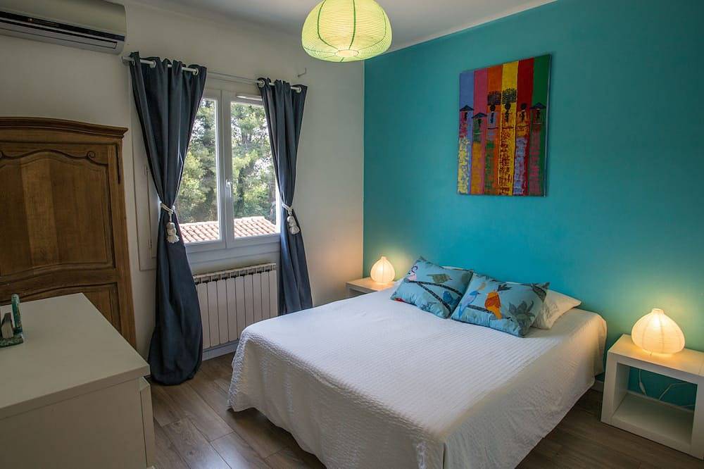 Villa avec piscine / plage à 1km / jardin in Six-Fours-les-Plages, Côte méditerranéenne (France)