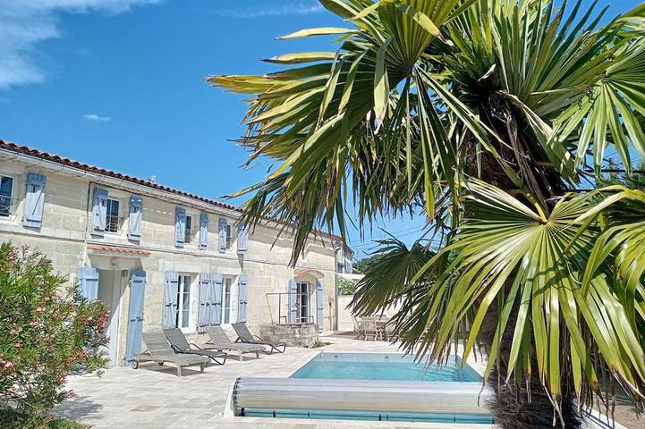 Location de vacances pour 12 personnes, avec Jardin à Royan