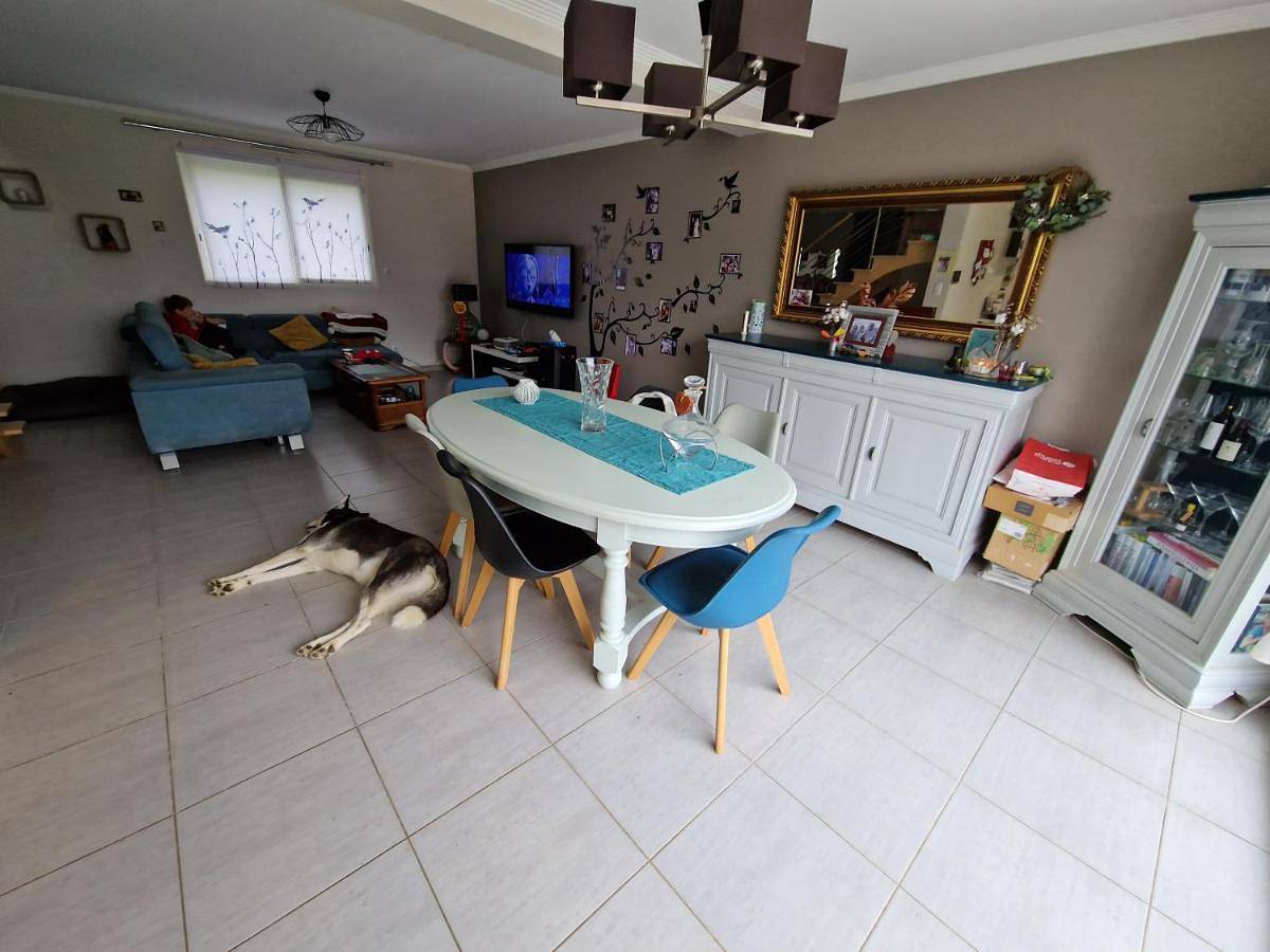 Appartement de vacances entier, Double Room with Private Bathroom in Arnage, Sarthe