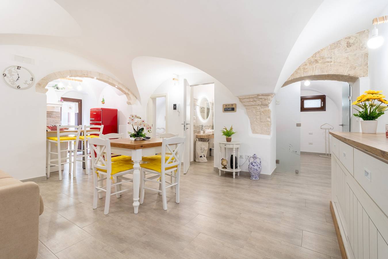 Apartamento entero, Apartamento 'Il Giardino' con terraza privada, jardín privado y Wi-Fi in Cisternino, Salento