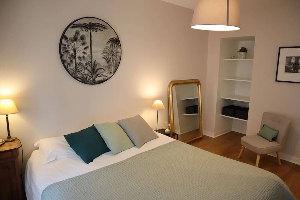 Appartement entier, L'Appartement Secret avec terrasse exceptionnelle de 30m2 au coeur de Sarlat in Sarlat-la-Canéda, Périgord Noir