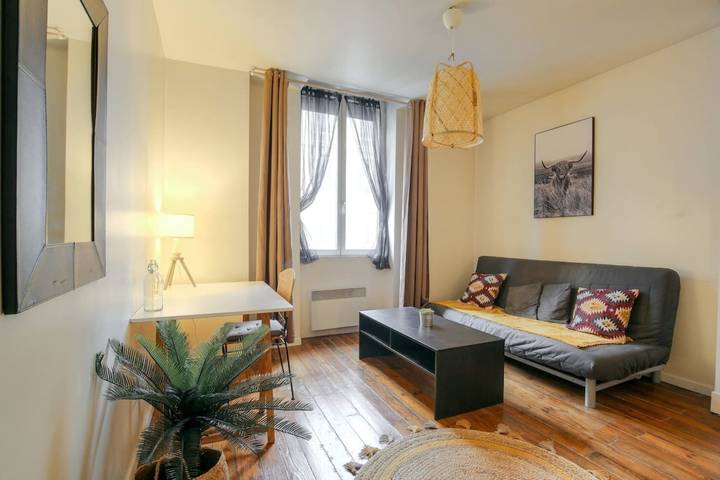 Geheel appartement, Charming with balcony in the heart of the 7th in Lyon, Lyon en omgeving