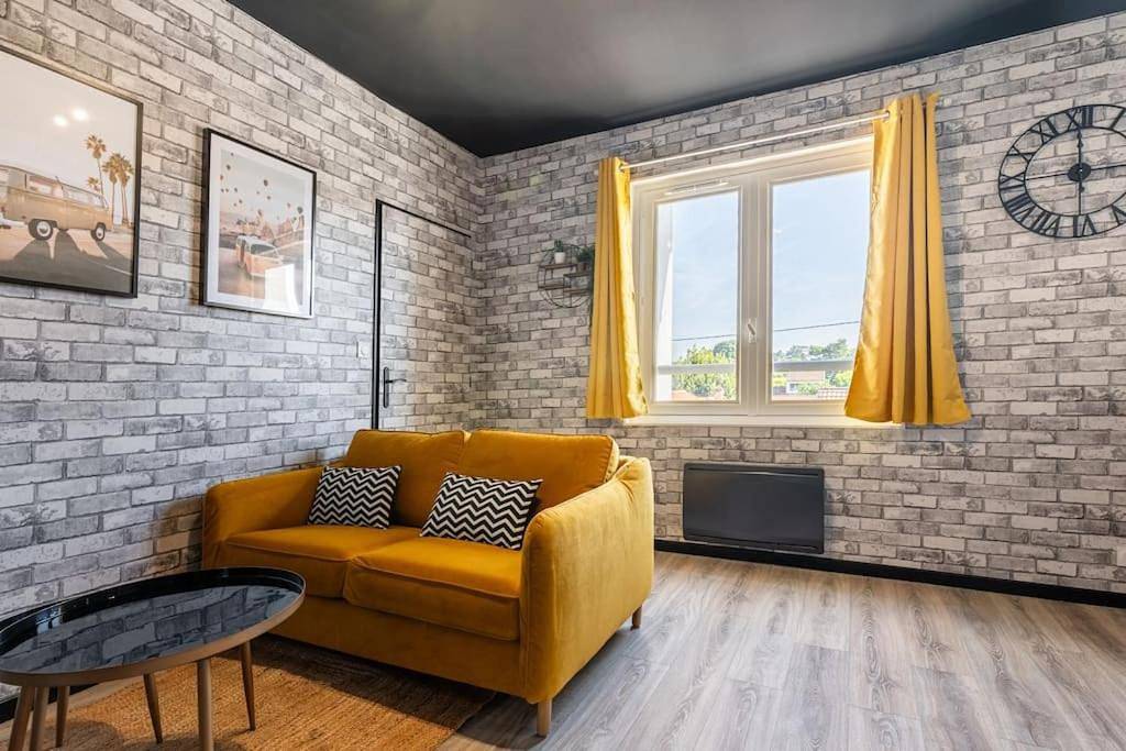 Appartement entier, One-Bedroom Apartment in Bergerac, Périgord Pourpre