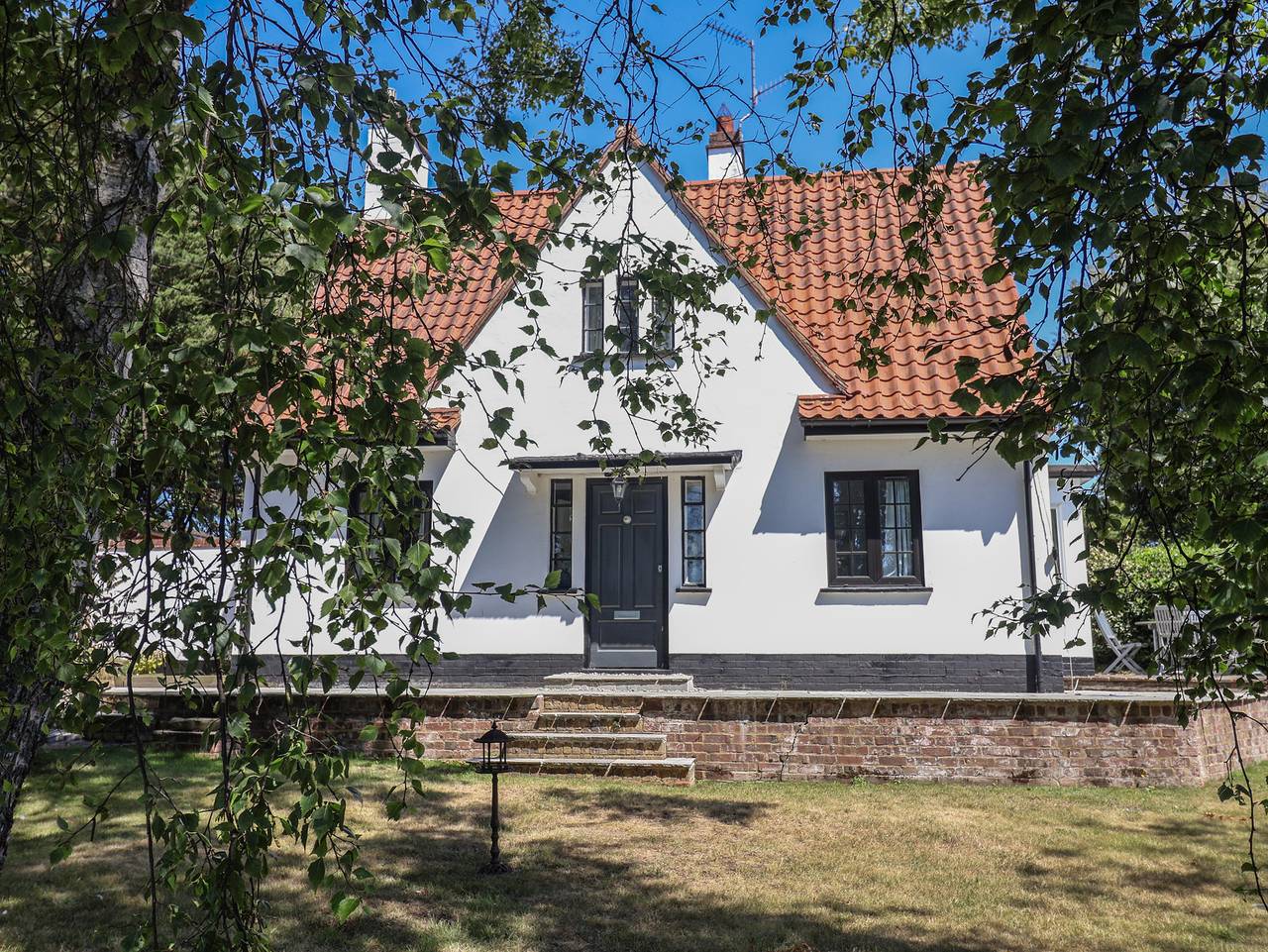 High Ground, Reydon in Waveney District, Sunrise Coast