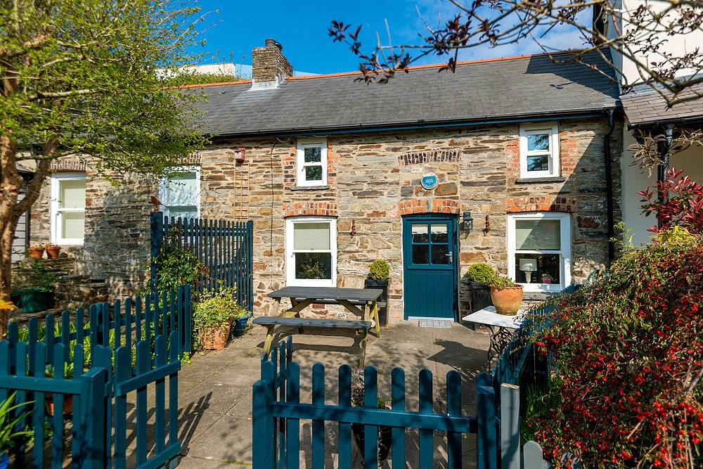 1 Penally Boathouse Mews in St Dogmaels, Cardigan Bay