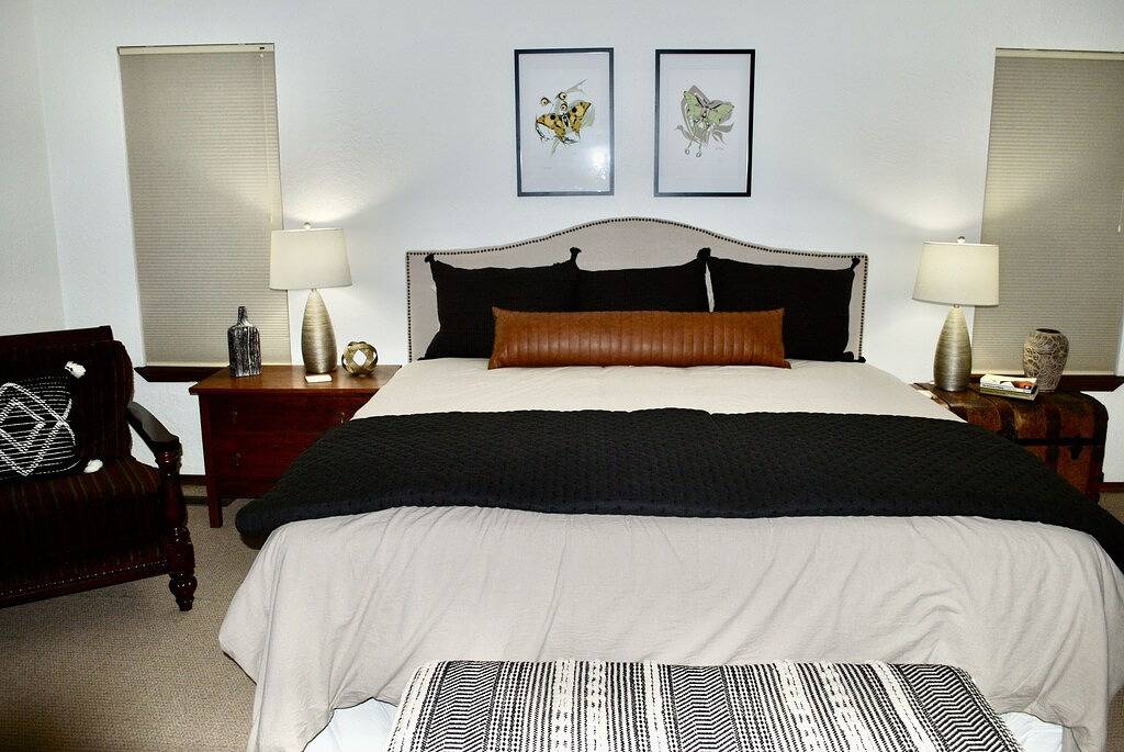 Sunlit 3 bedroom, enclosed dog friendly yard in quiet neighborhood in Santa Fe, Santa Fe County