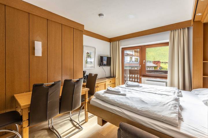 Ferienwohnung für 4 Personen, mit Balkon in Hinterglemm