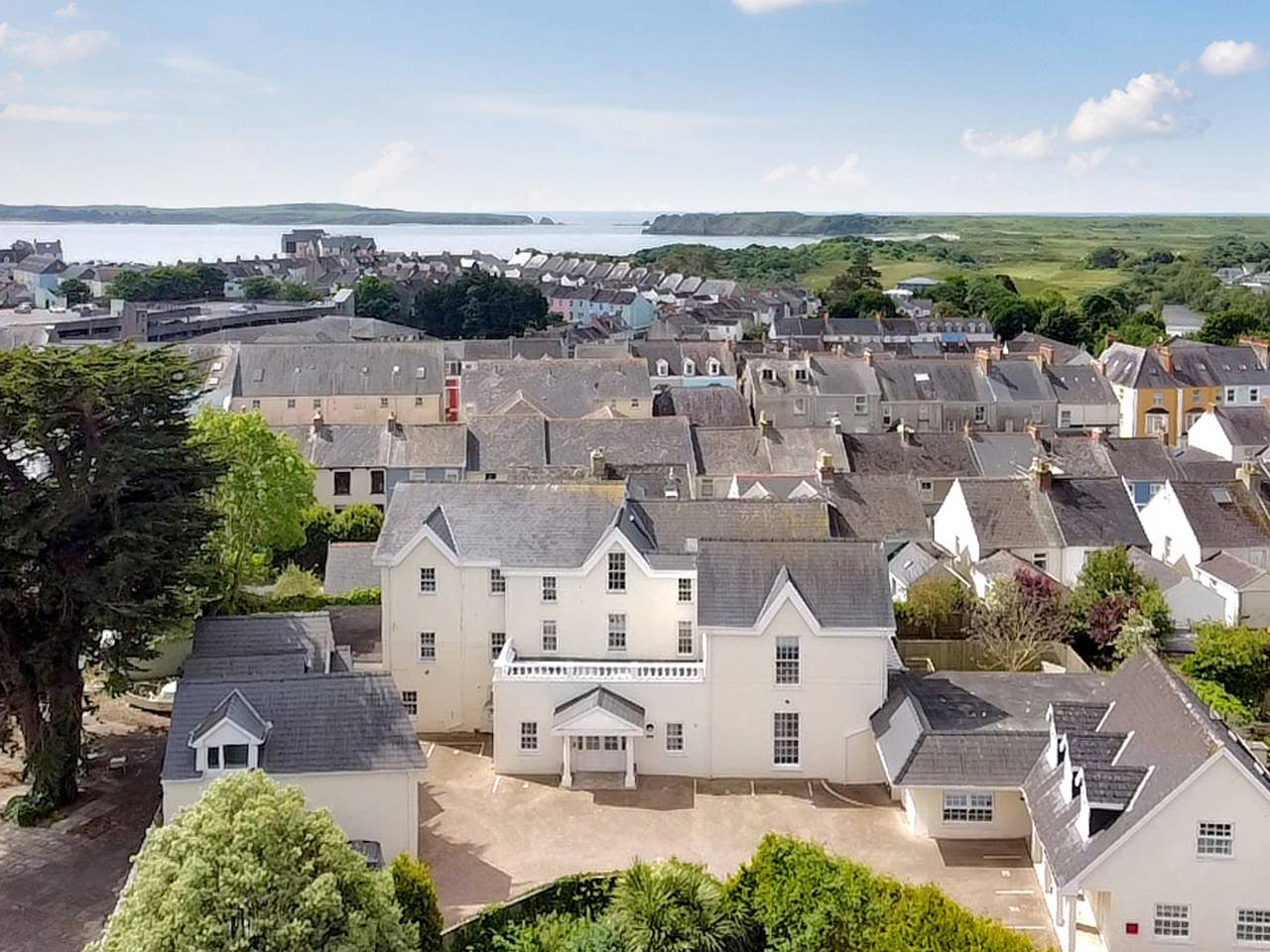 Cottage for 14 People in Tenby, Pembrokeshire