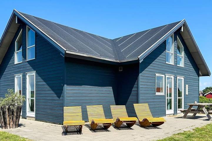Ferienhaus für 18 Personen, mit Whirlpool und Terrasse sowie Pool und Sauna