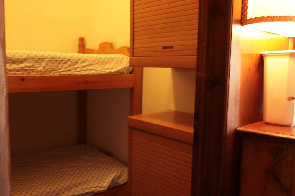 Apartamento entero, Style and Tradition, for those who want a comfortable environment in the center. in Saint-Vincent, Comune di Saint-Vincent