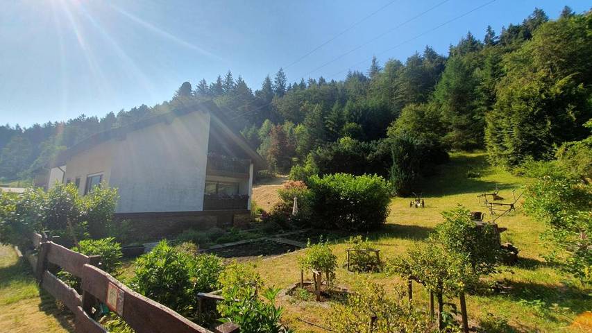 Ferienhaus für 3 Personen, mit Terrasse und Garten