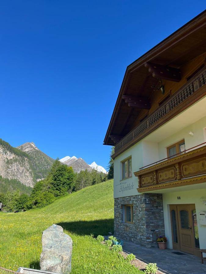 Vakantiehuis voor 10 personen, with Balkon and Terras as well as Uitzicht in Heiligenblut