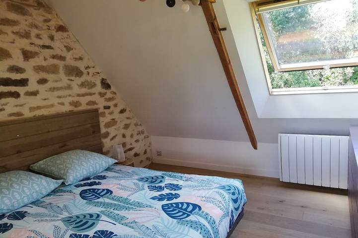 Gîte pour 11 personnes, avec terrasse et jardin à Ploumilliau - 2