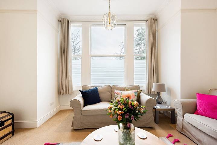 Apartment for 8 people, with terrace and garden, with pets in Ealing