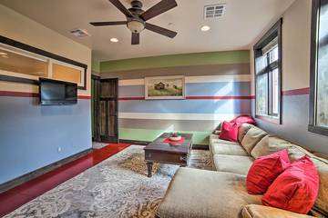 Vacation Home for 15 Guests in Moab, Arches National Park, Picture 3