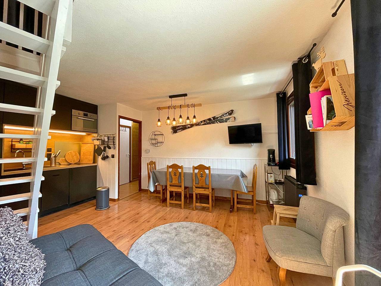 Apartamento entero, Dúplex para 8 personas con altillo y guardaesquís in Les Menuires, Saint-Martin-de-Belleville