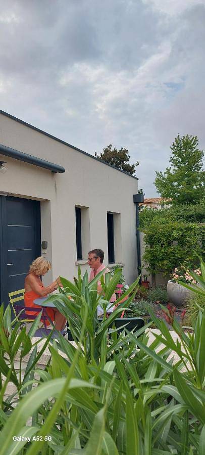 Location de vacances pour 4 personnes, avec vue et jardin à Échiré - 3