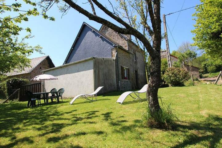 Gîte pour 4 personnes, avec jardin, animaux acceptés à Champcervon