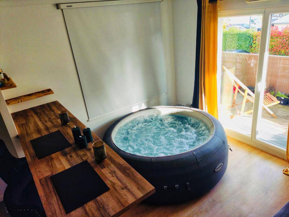 Appartement entier, One-Bedroom Apartment in Melun, Seine-et-Marne