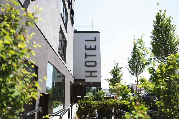 Hotel für 2 Personen, mit Terrasse und Pool sowie Ausblick und Sauna, mit Haustier - 1