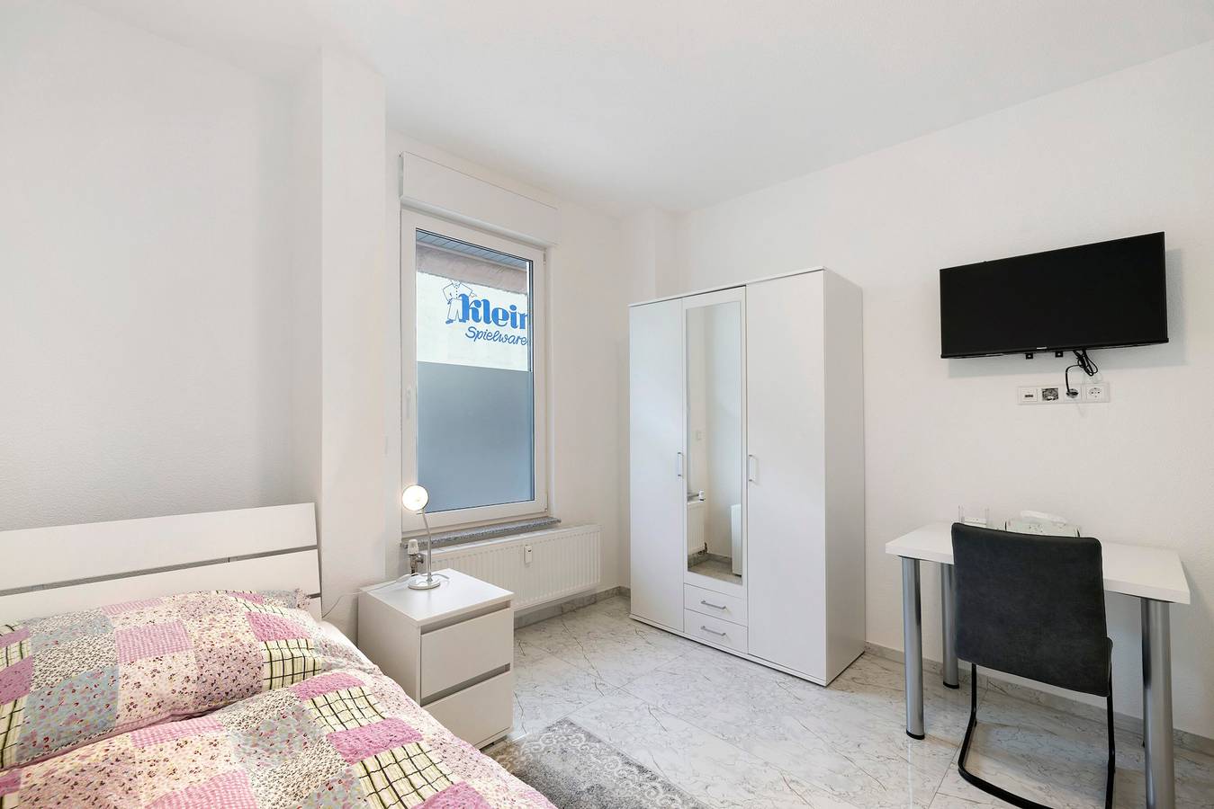 Zimmer '5' mit gemeinsamer Terrasse und Wlan in Tailfingen, Albstadt