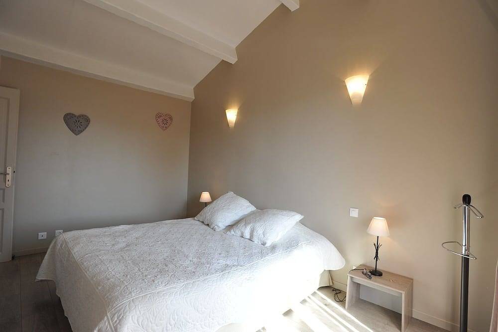 Large villa with beautiful pool and large beach in Vallon-Pont-d'Arc, Ardèche