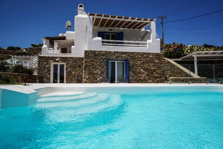 Villa for 7 people, with Ocean view and Garden as well as Pool in Mykonos