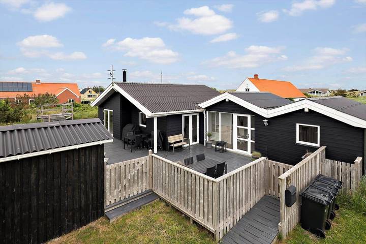 Ferienhaus für 8 Personen, mit Whirlpool und Sauna sowie Terrasse und Garten, mit Haustier - 1