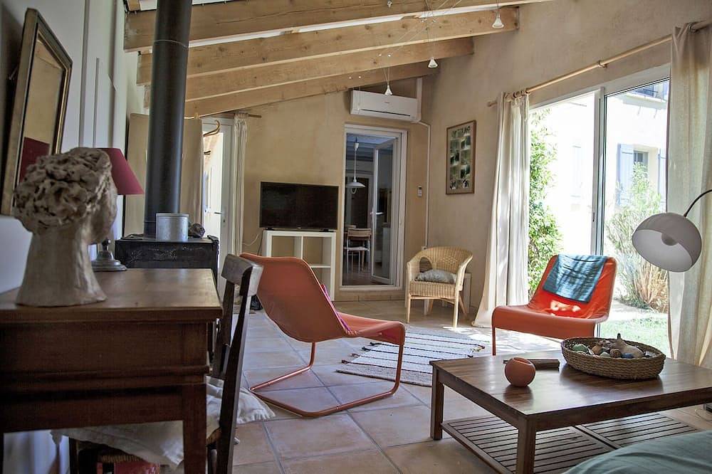 Nice little house with park and large pool - Fontvieille center 1km - Provence in Tarascon, Arles region