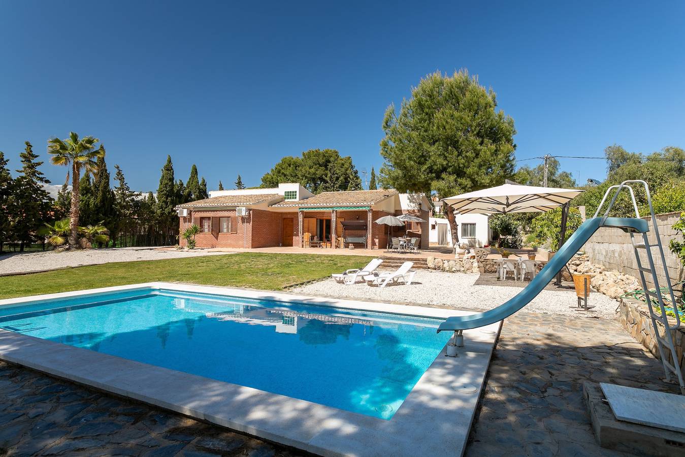 Casa de vacaciones "Las Yucas" que admite mascotas, con vistas a la montaña y Wi-Fi in Busot, Costa Blanca