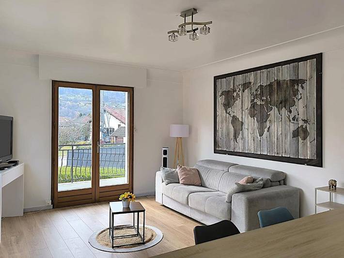 Gîte pour 8 personnes, avec vue et terrasse à Scionzier