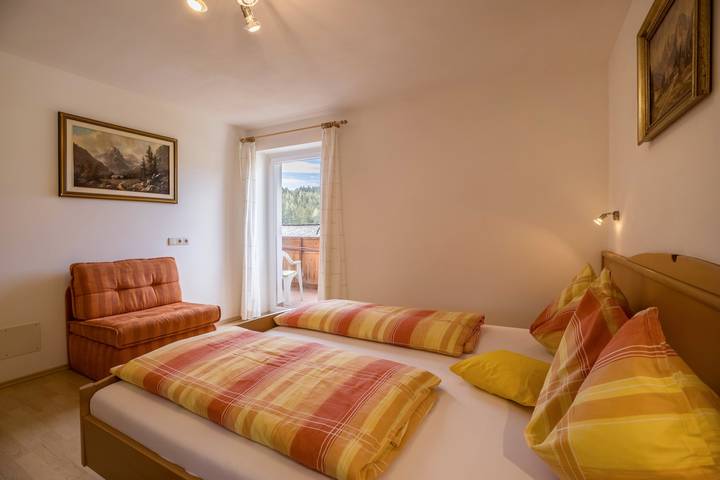 Hel lägenhet, Vacation Apartment "Gitschbergblick" close to Skiing & Hiking Areas with Mountain View & Wi-Fi in Margen, Terenten