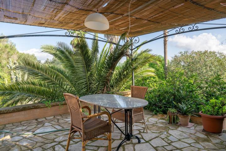 Country House 'Es Mirador' with Mountain Views, Wi-Fi, and Air Conditioning in Manacor, East Majorca