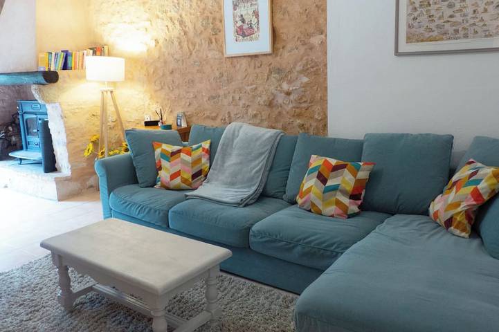 Gîte pour 7 personnes, avec jardin ainsi que terrasse et piscine à La Bastide-de-Bousignac